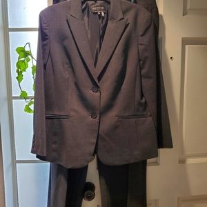 Jones New York wonens charcoal suit size 14